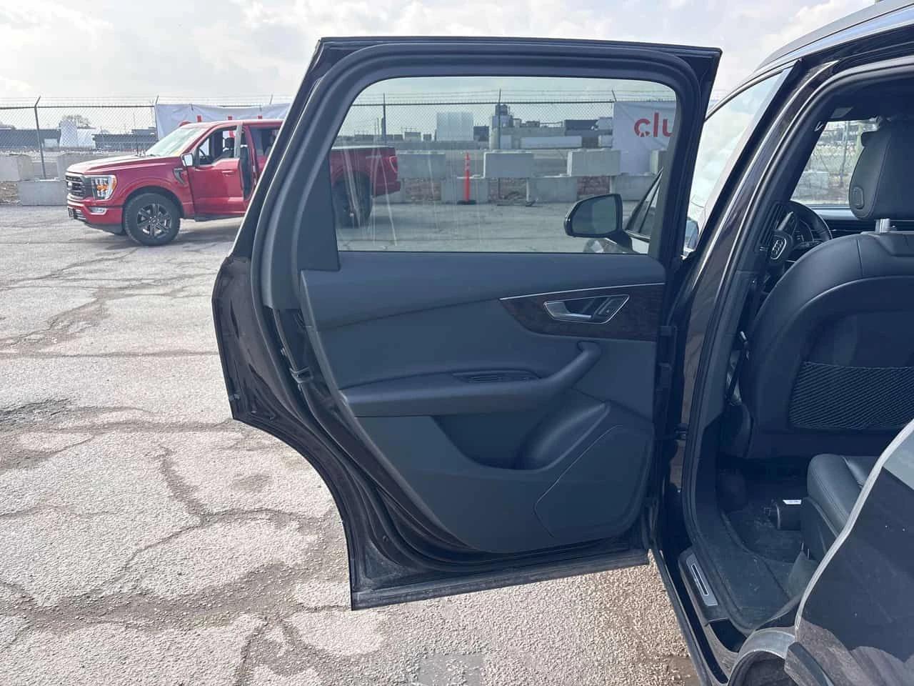 Audi Q7 * Progressiv * CARFAX * ЦЕНА ДО БГ, снимка 16 - Автомобили и джипове - 53796762