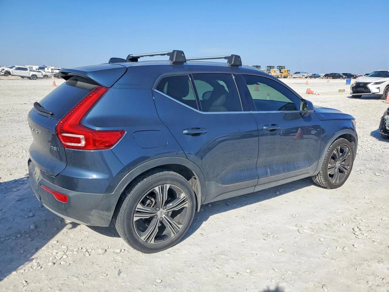 Volvo XC40 2.0l T5 Inscription* AWD, снимка 4 - Автомобили и джипове - 54010725