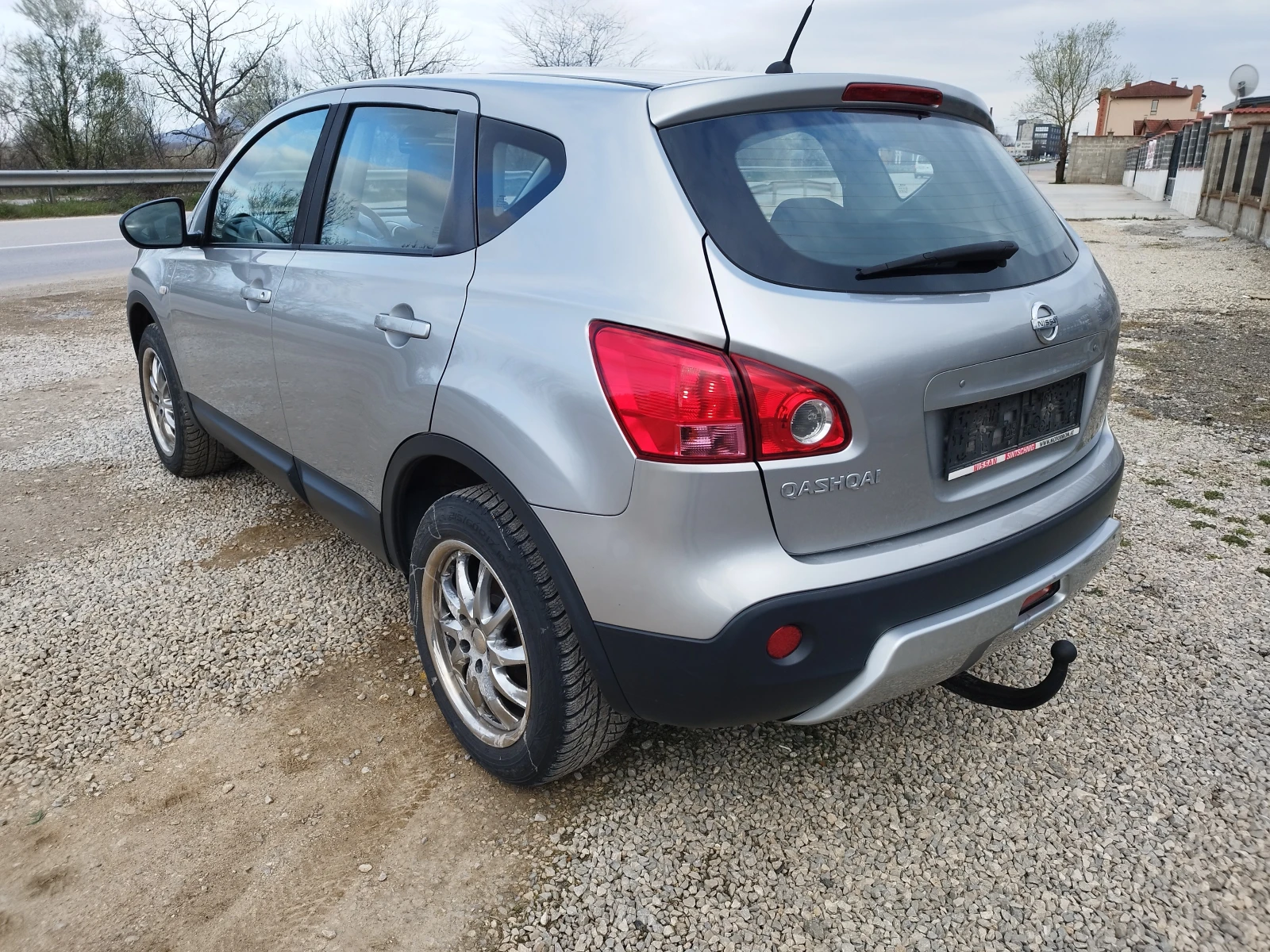 Nissan Qashqai 2.0i 4x4 Panorama, снимка 3 - Автомобили и джипове - 54088386