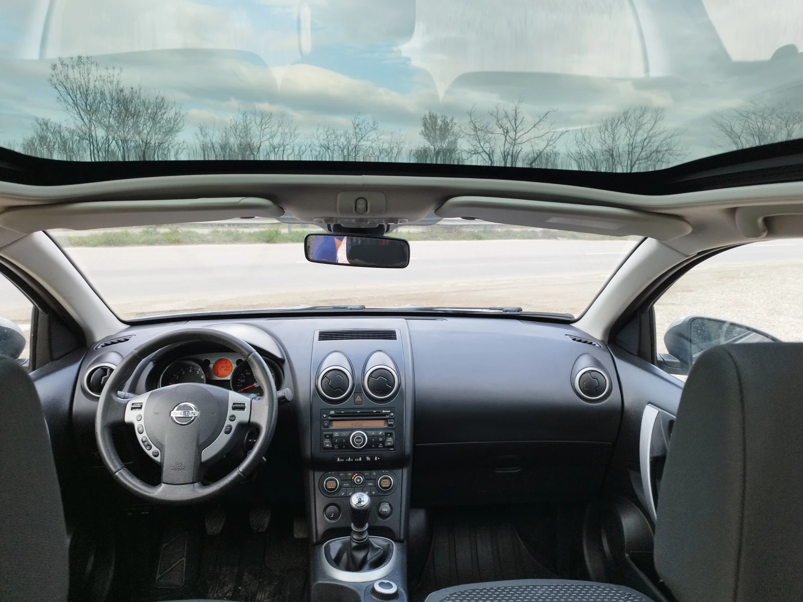 Nissan Qashqai 2.0i 4x4 Panorama, снимка 10 - Автомобили и джипове - 54088386