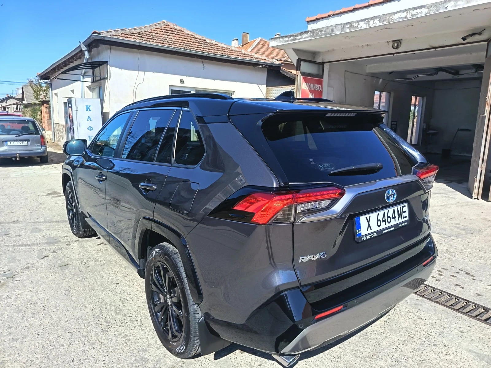 Toyota Rav4 2.5i HYBRID STYLE 4x4, снимка 3 - Автомобили и джипове - 54422956