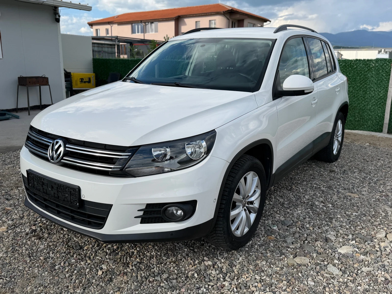 VW Tiguan 2.0 TDI / FACE LIFT, снимка 3 - Автомобили и джипове - 54556734