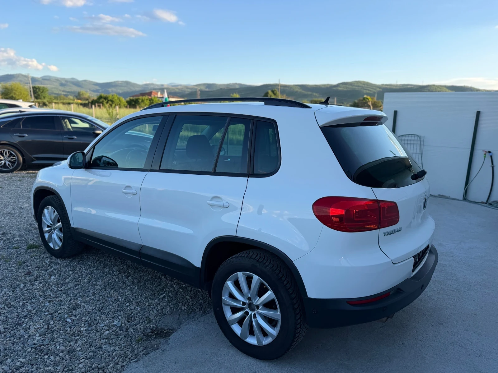 VW Tiguan 2.0 TDI / FACE LIFT, снимка 5 - Автомобили и джипове - 54556734