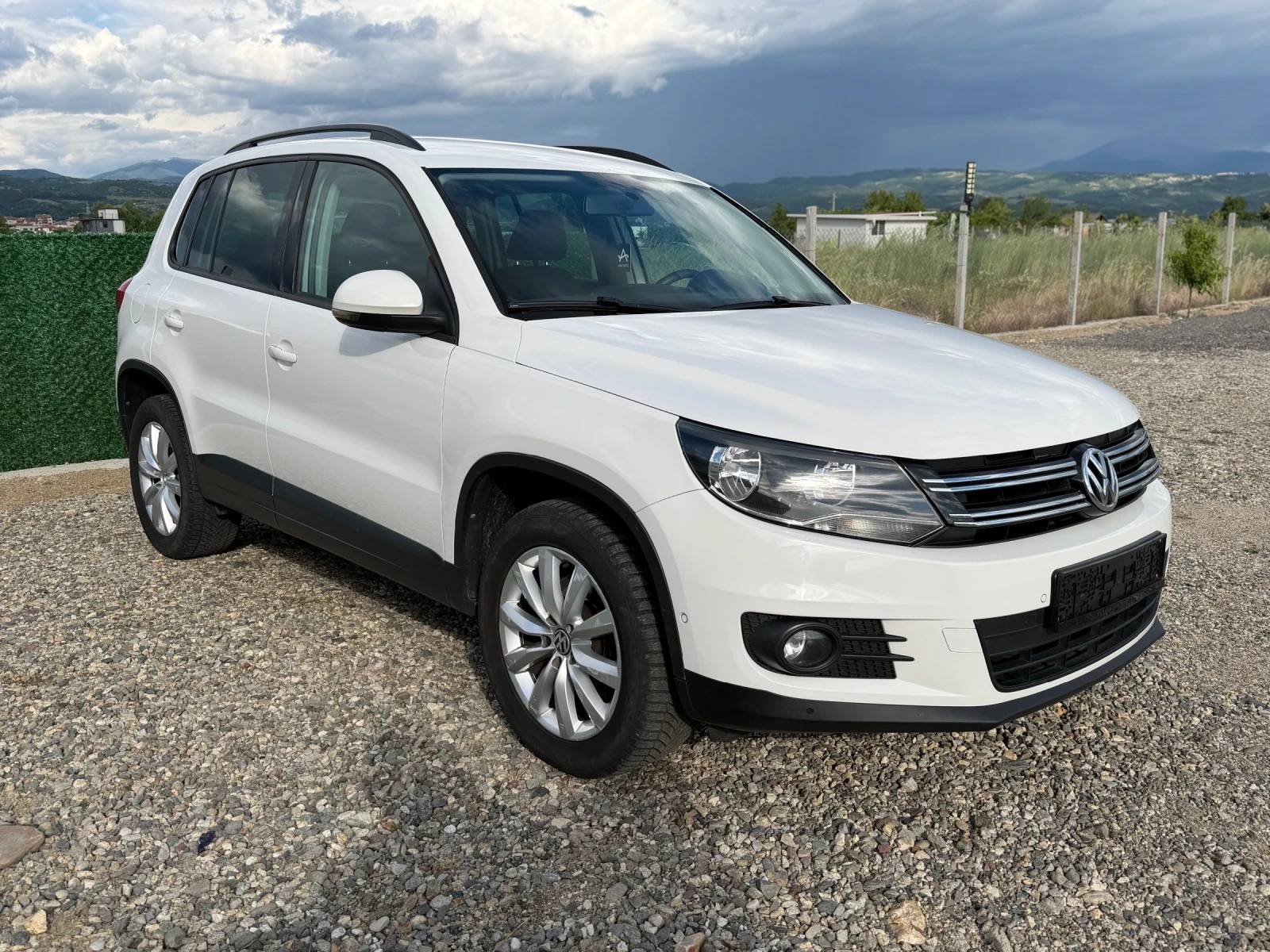 VW Tiguan 2.0 TDI / FACE LIFT, снимка 2 - Автомобили и джипове - 54556734
