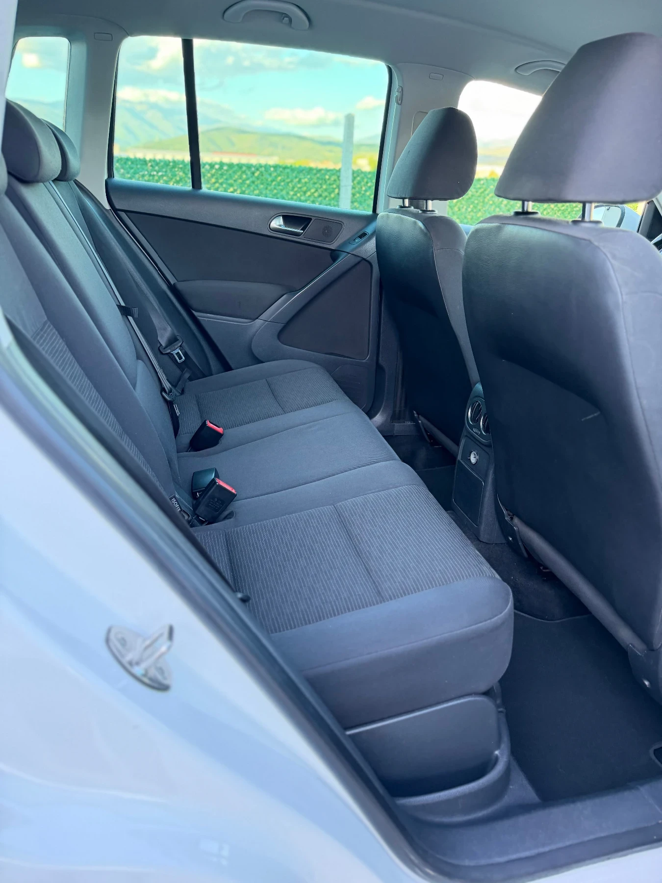 VW Tiguan 2.0 TDI / FACE LIFT, снимка 12 - Автомобили и джипове - 54556734