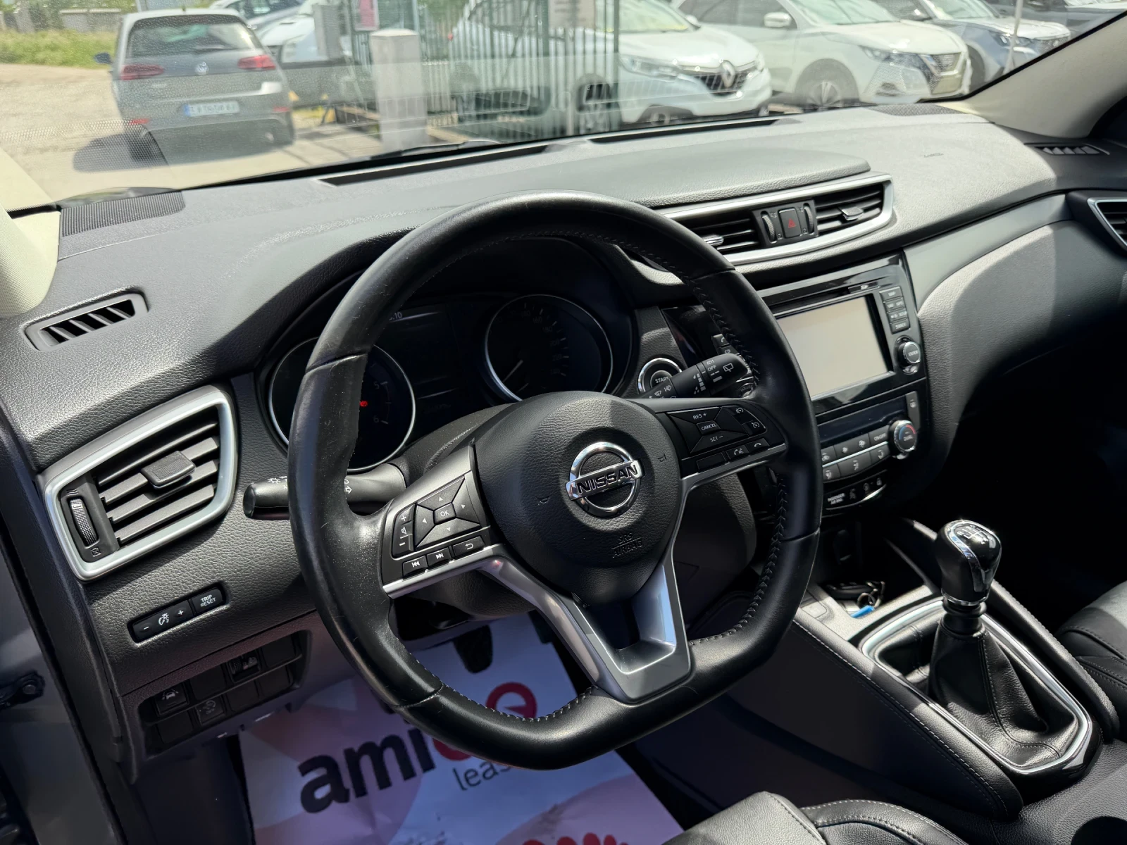 Nissan Qashqai 1.5 dci N-Connecta, снимка 10 - Автомобили и джипове - 54574045