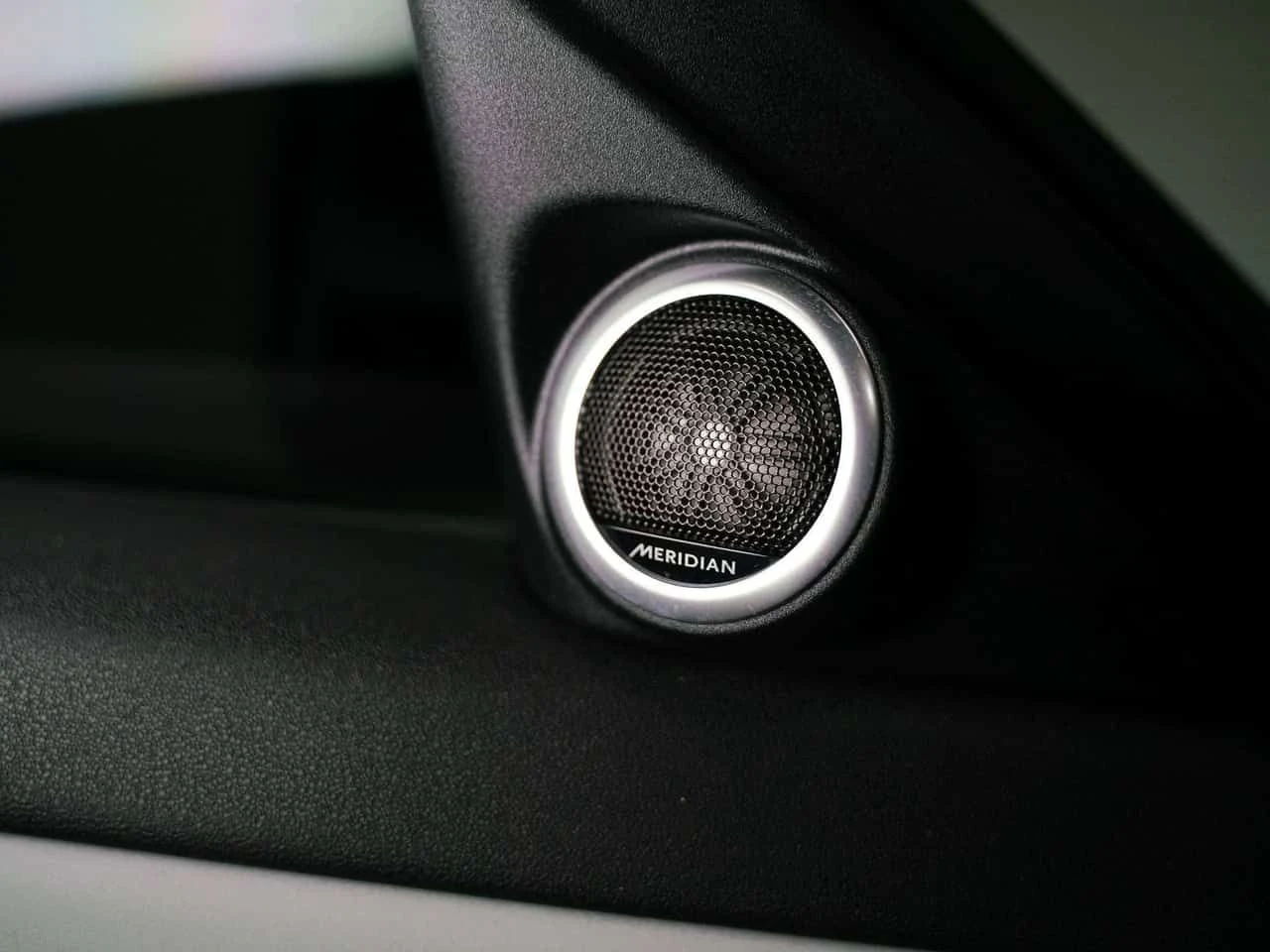 Land Rover Range Rover Evoque * FIRST EDITION | MERIDIAN | HUD | PANO | 20 IN * , снимка 14 - Автомобили и джипове - 54825867