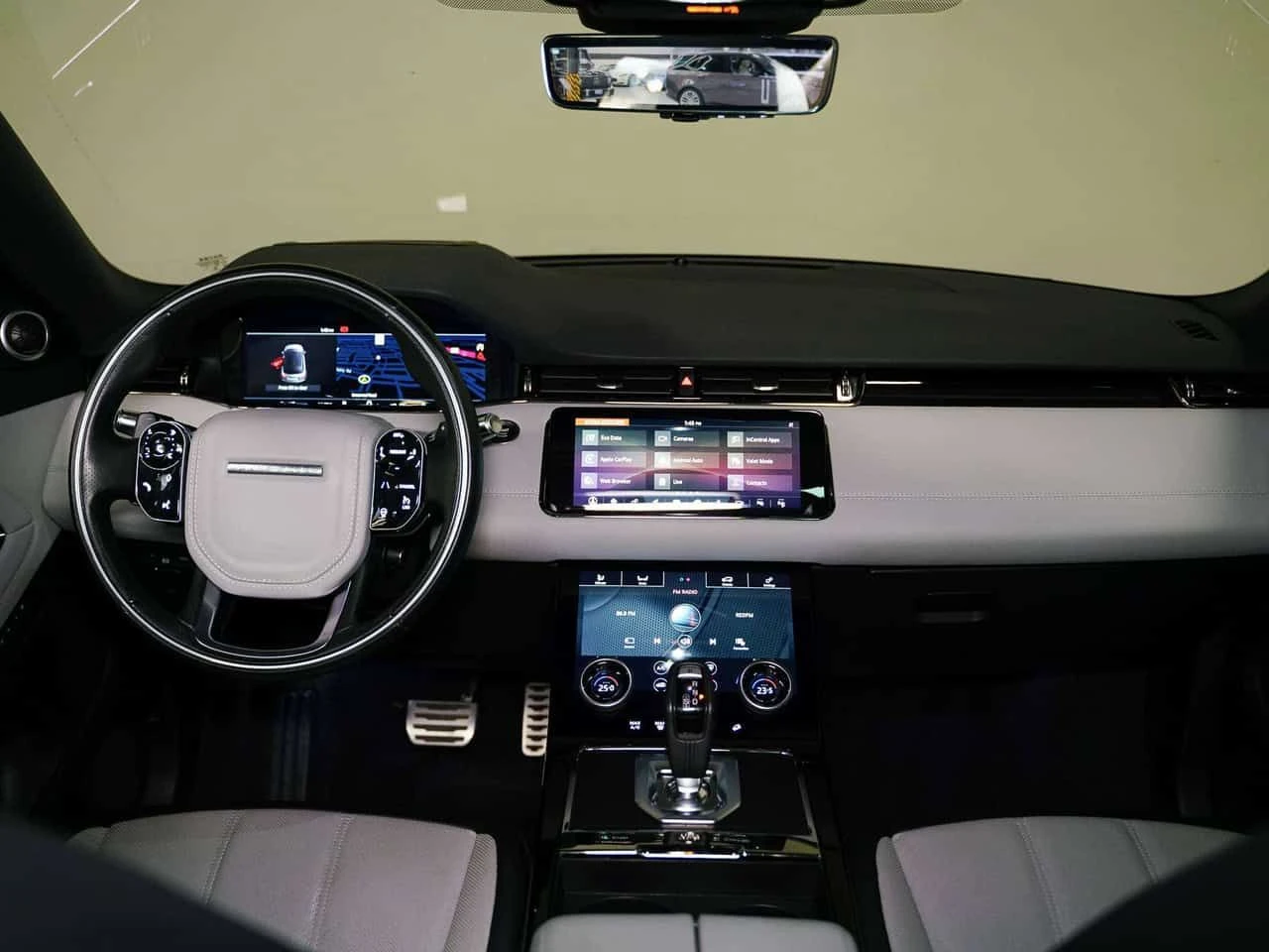 Land Rover Range Rover Evoque * FIRST EDITION | MERIDIAN | HUD | PANO | 20 IN * , снимка 12 - Автомобили и джипове - 54825867