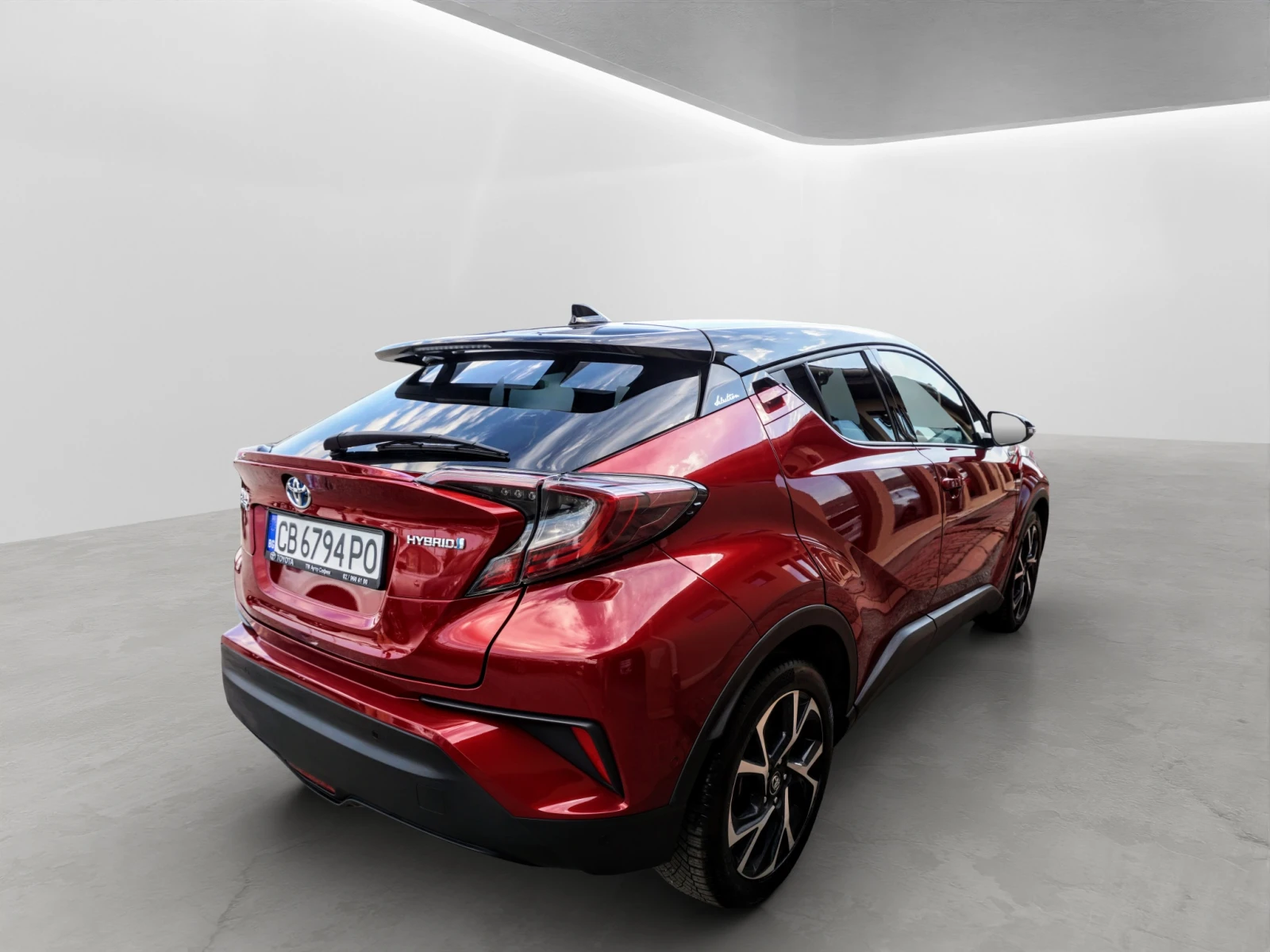 Toyota C-HR 1.8 Hybrid Style Selection e-CVT Bi-Tone, снимка 3 - Автомобили и джипове - 55837319