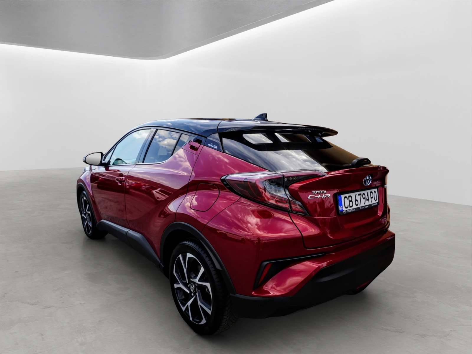 Toyota C-HR 1.8 Hybrid Style Selection e-CVT Bi-Tone, снимка 4 - Автомобили и джипове - 55837319