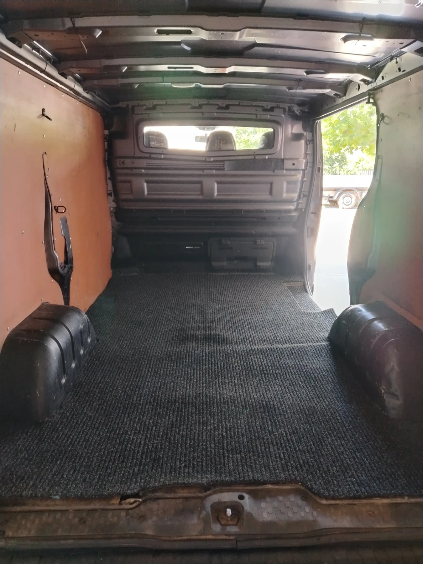 Renault Trafic 1.6 dci, снимка 14 - Бусове и автобуси - 54573018