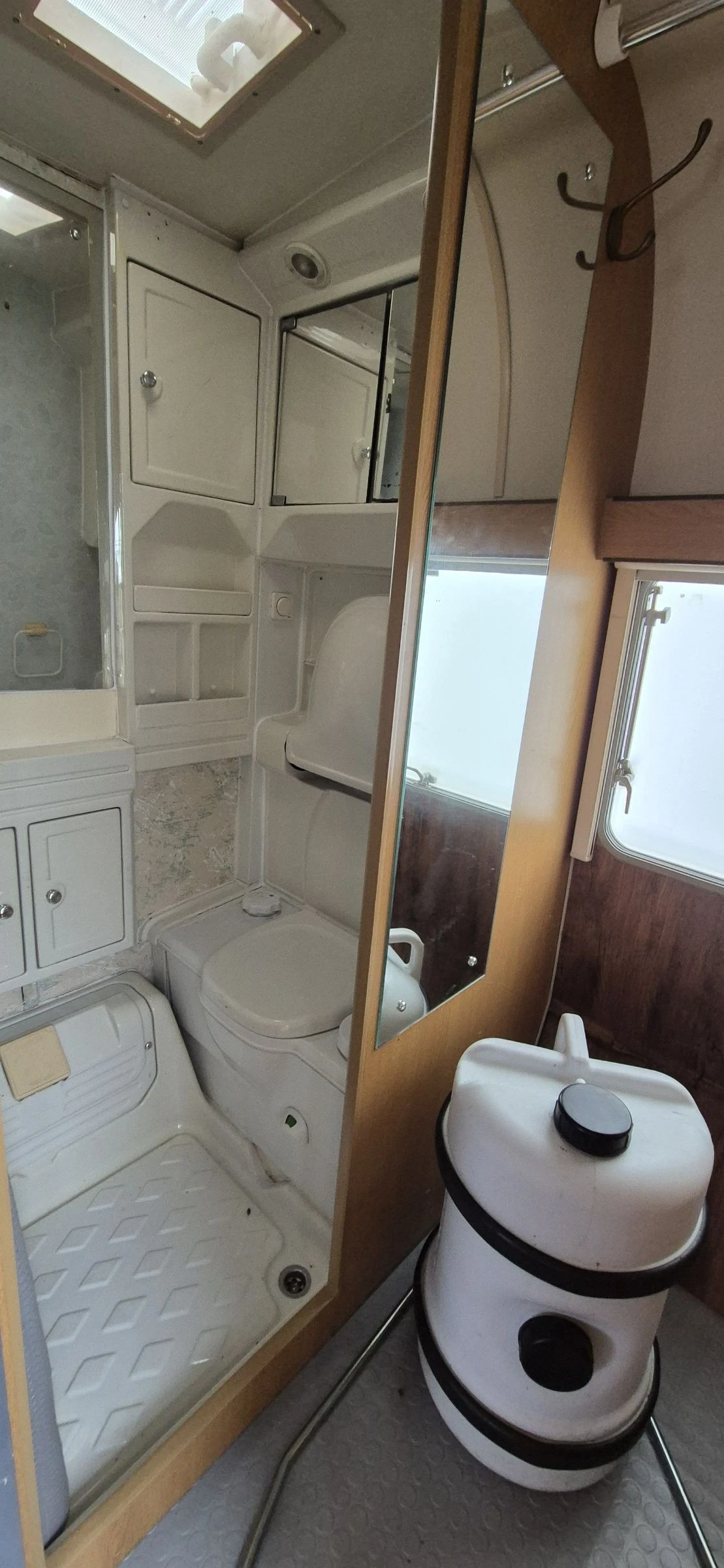  ABI Jubilee equerry  | Mobile.bg   14