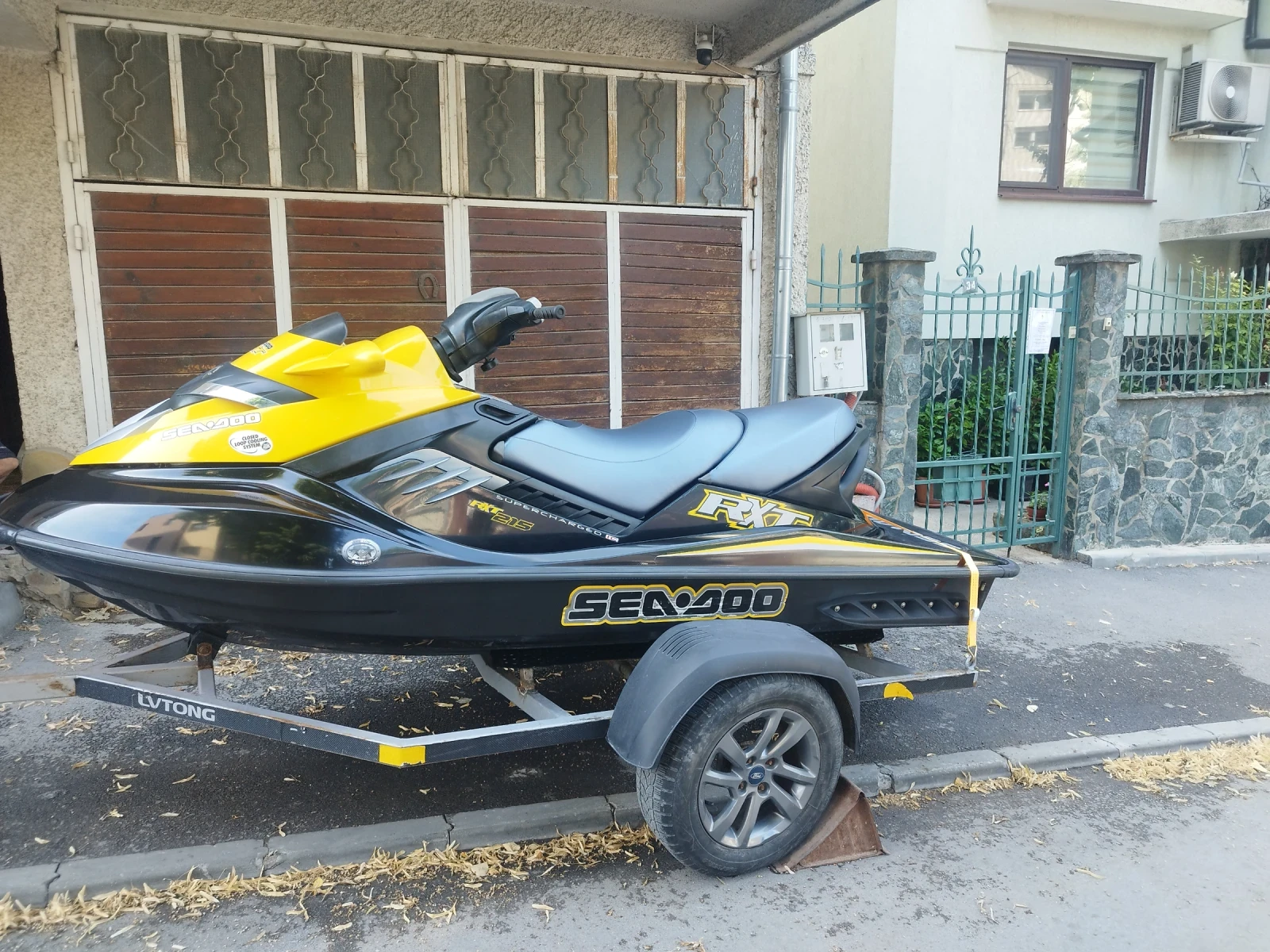 Джет Bombardier Sea Doo RXT