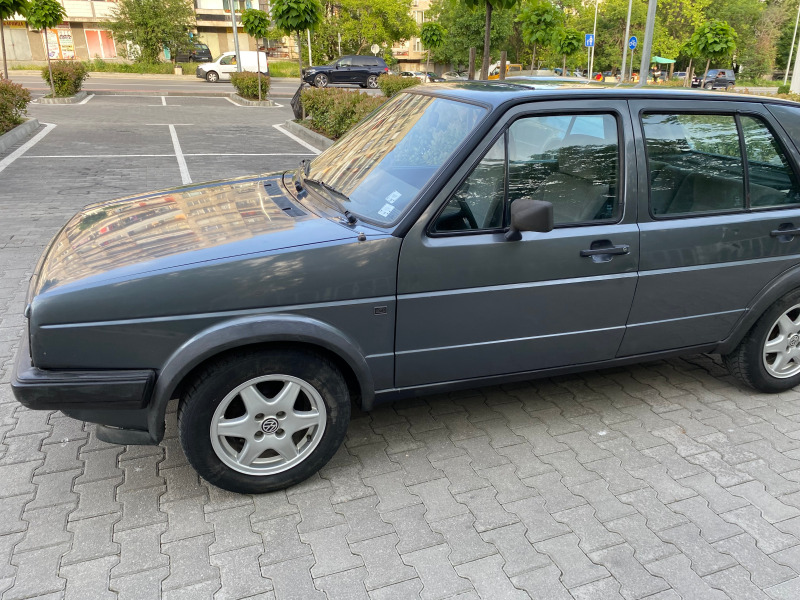 VW Golf 1.8, снимка 5 - Автомобили и джипове - 46402045