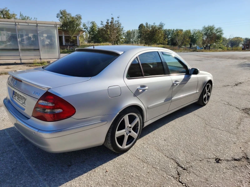 Mercedes-Benz E 320, снимка 2 - Автомобили и джипове - 47700375