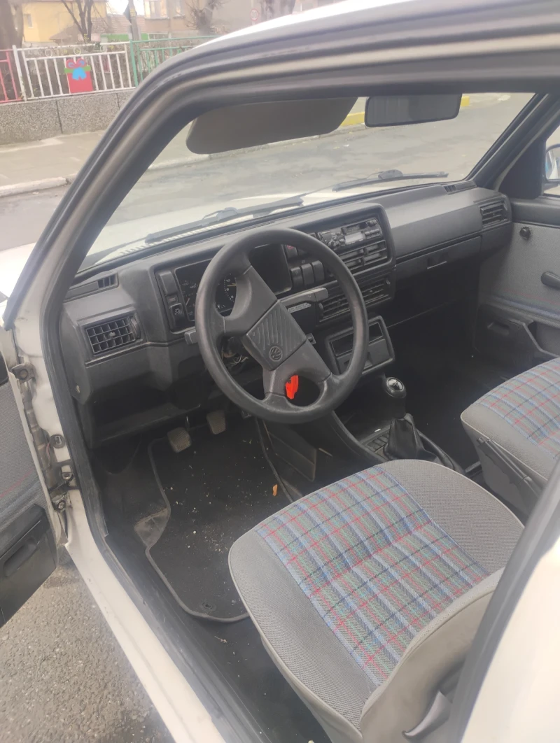 VW Golf 1.6, снимка 14 - Автомобили и джипове - 48438727