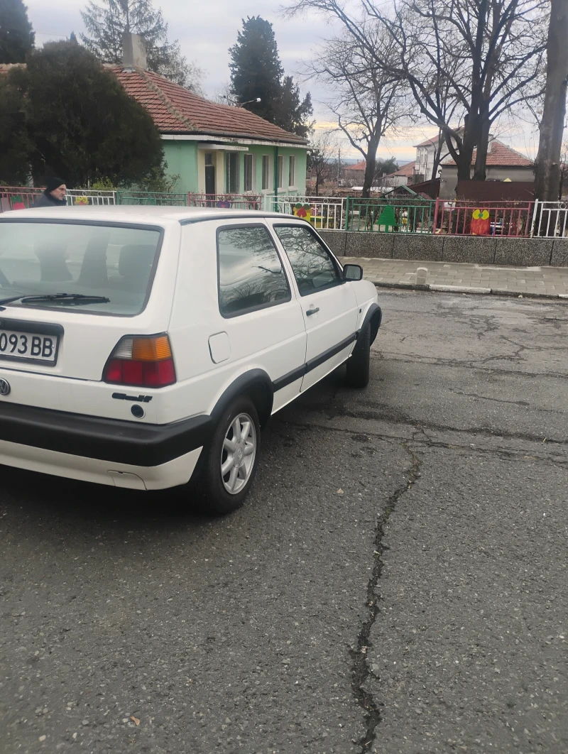 VW Golf 1.6, снимка 8 - Автомобили и джипове - 48438727