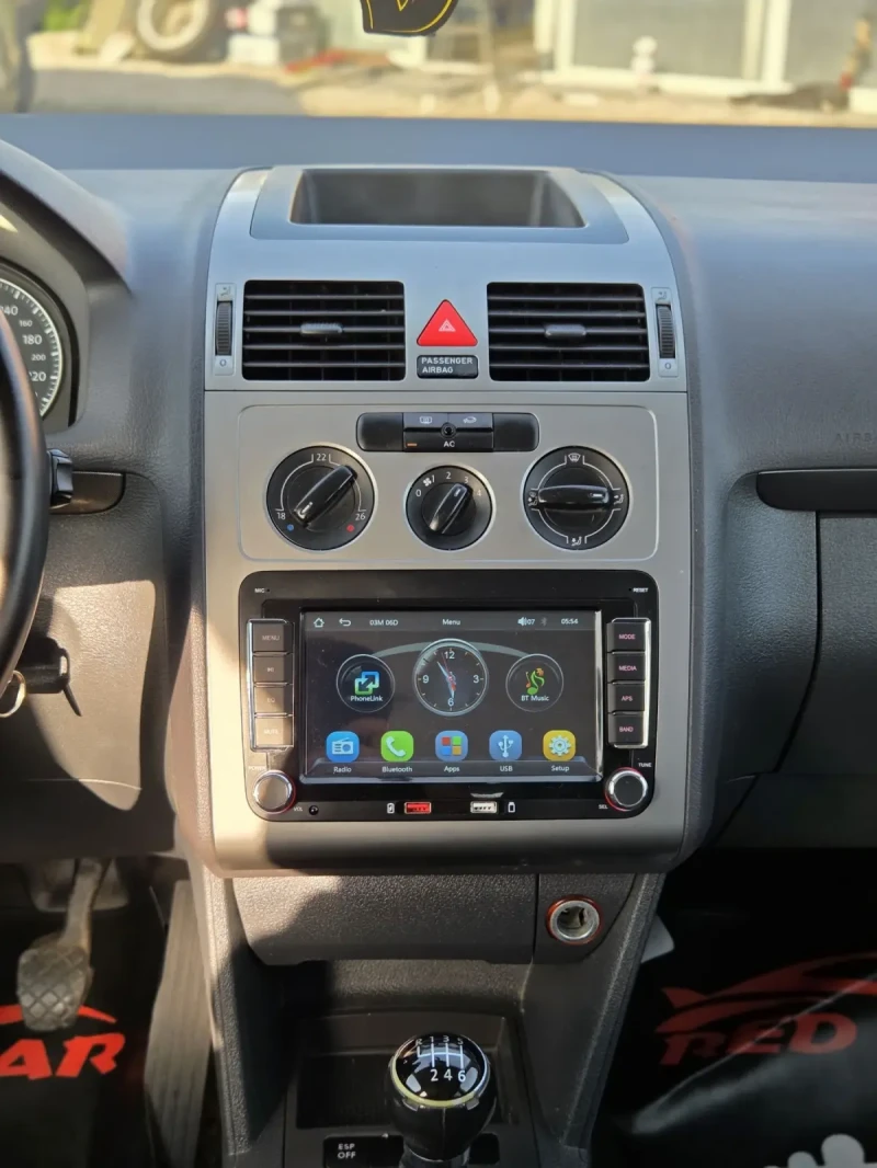 VW Touran 1.9TDI FACELIFT, снимка 16 - Автомобили и джипове - 51209243