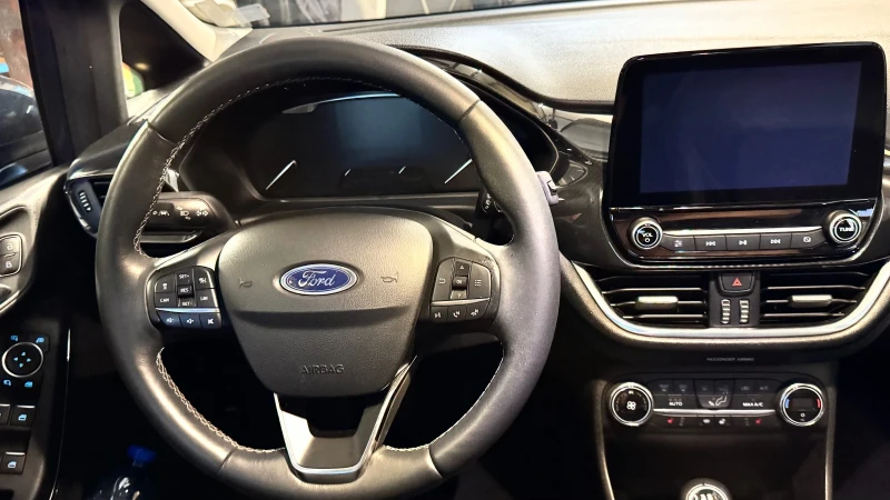 Ford Fiesta TITANIUM 1.5 TDCI - 69000km, снимка 13 - Автомобили и джипове - 52679803