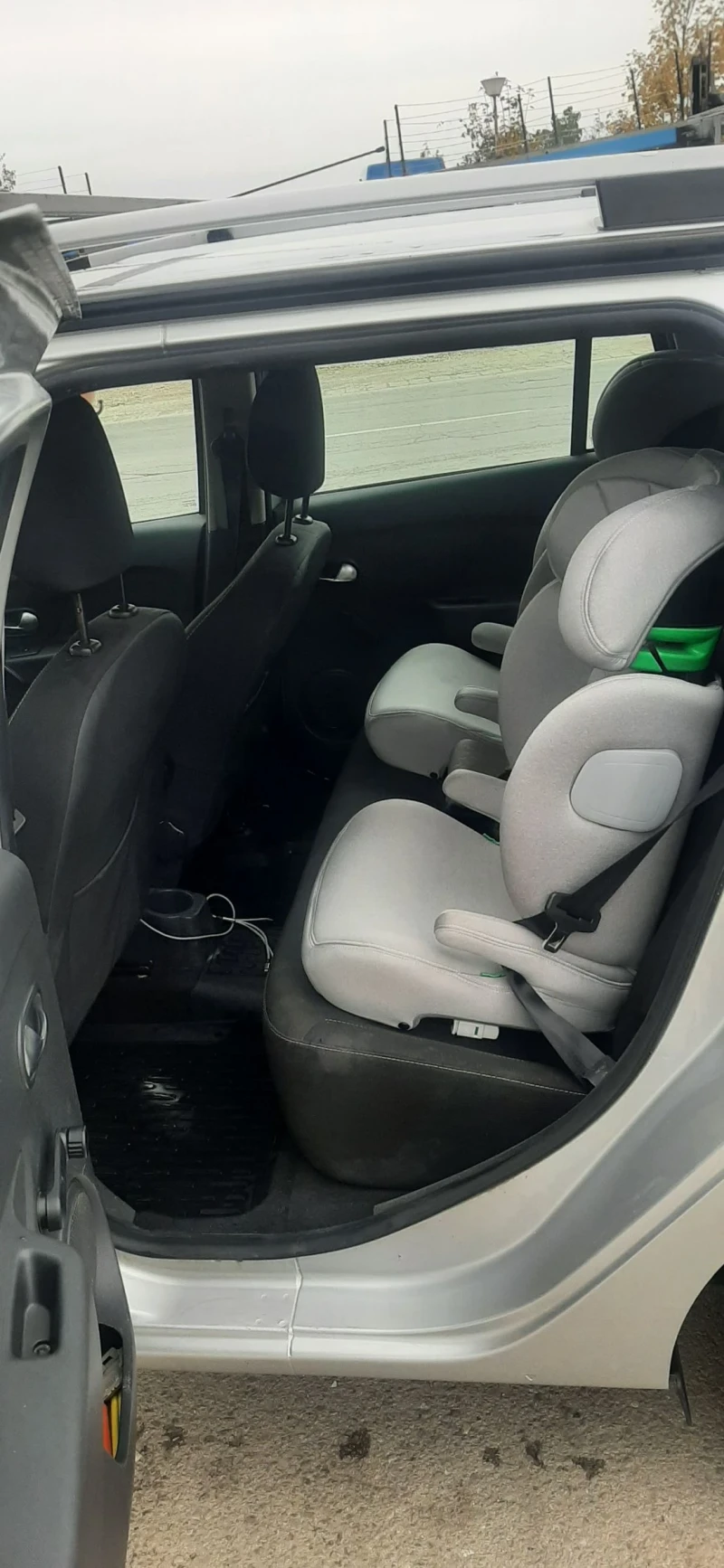 Dacia Logan 1.5 dci 90k.c първи собственик, снимка 10 - Автомобили и джипове - 52385464