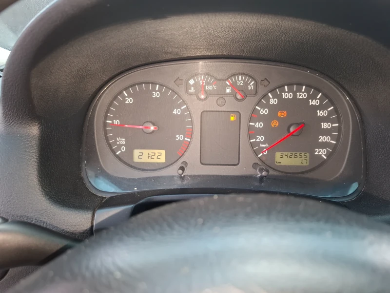 VW Golf 1.9TDI , снимка 12 - Автомобили и джипове - 52935545