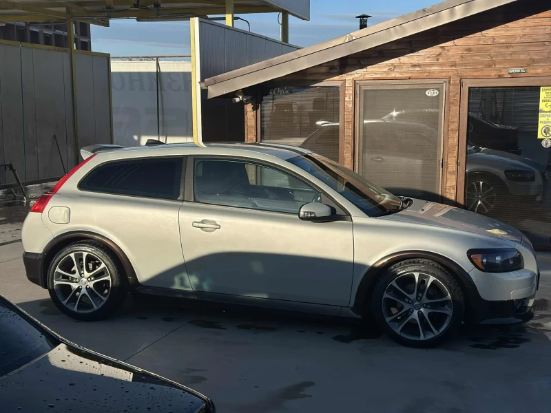 Volvo C30 D5, снимка 3 - Автомобили и джипове - 53267404