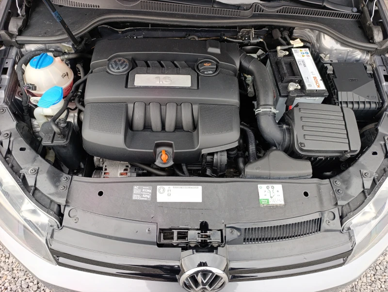 VW Golf 1.6i-102кс.Бензин, снимка 17 - Автомобили и джипове - 53384358
