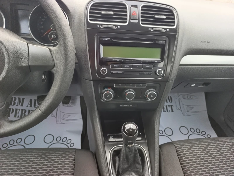 VW Golf 1.6i-102кс.Бензин, снимка 12 - Автомобили и джипове - 53384358