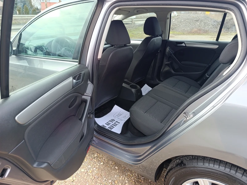 VW Golf 1.6i-102кс.Бензин, снимка 13 - Автомобили и джипове - 53384358