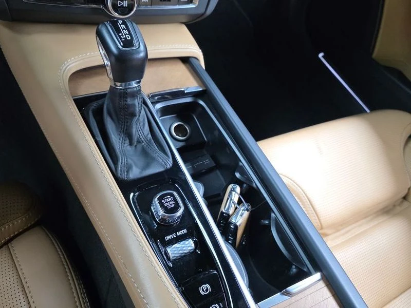 Volvo S90 2.0 Automatic, снимка 9 - Автомобили и джипове - 55975469