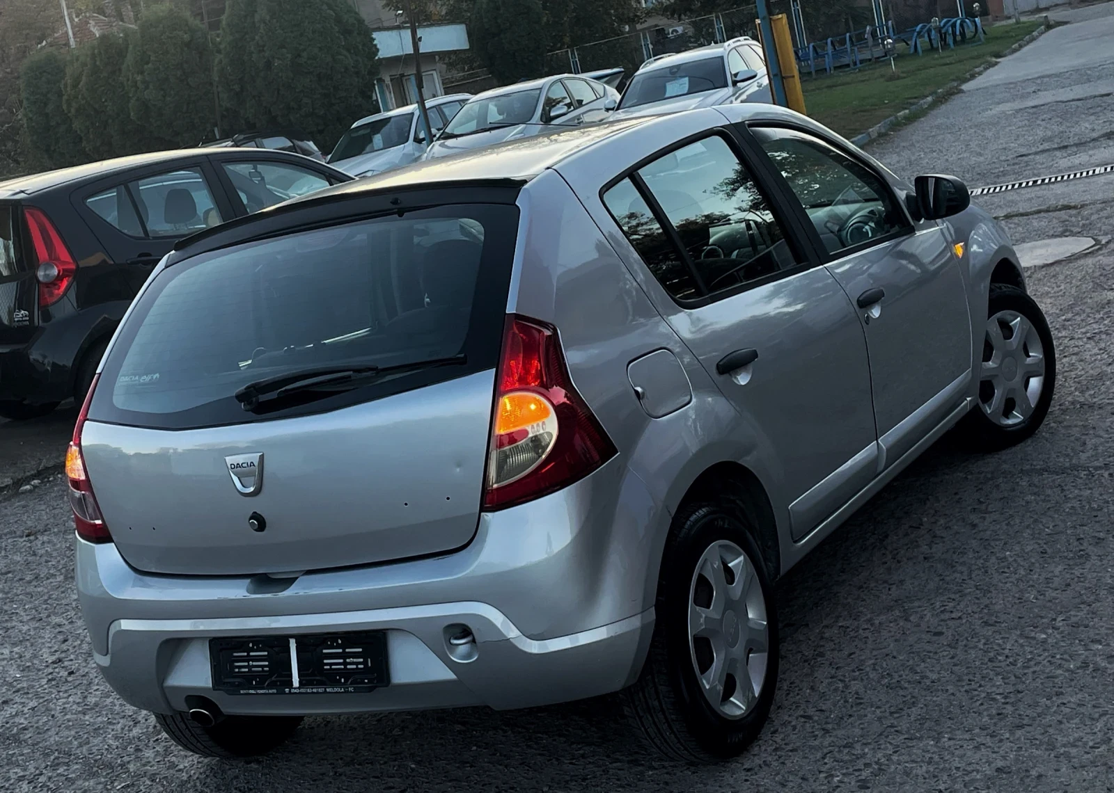 Dacia Sandero 1.4* ГАЗ* КЛИМА - изображение 4