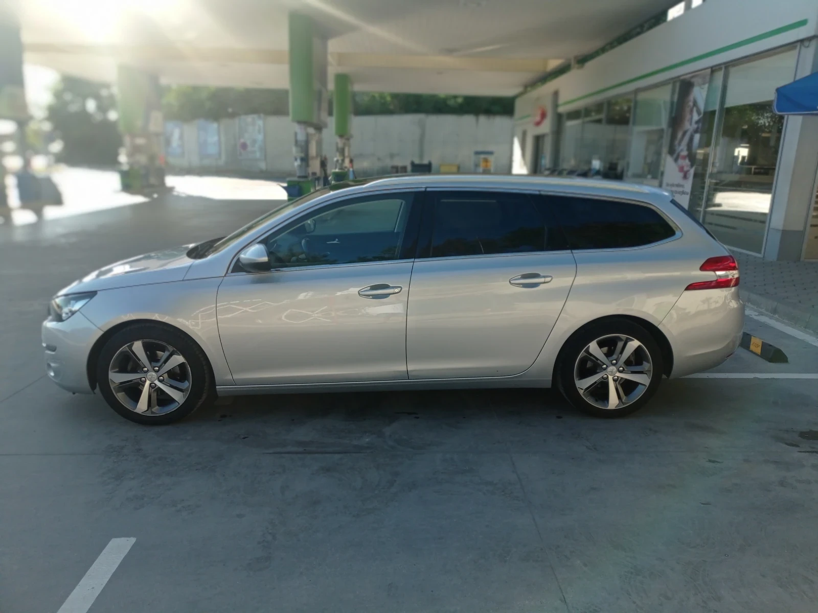 Peugeot 308 1.6 eHDI Allure - изображение 6