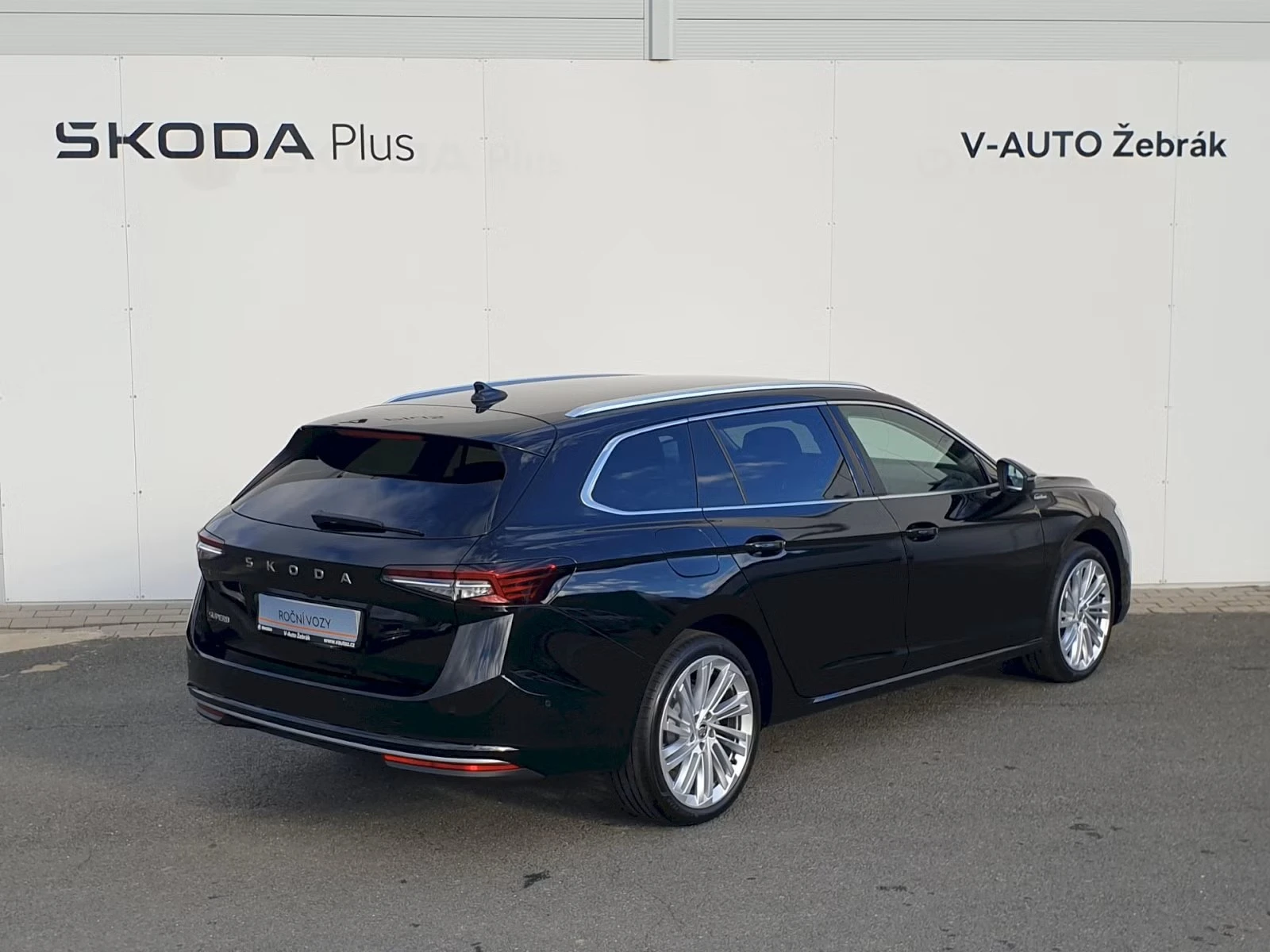 Skoda Superb L&K 2.0 TDI Гаранция  - изображение 2