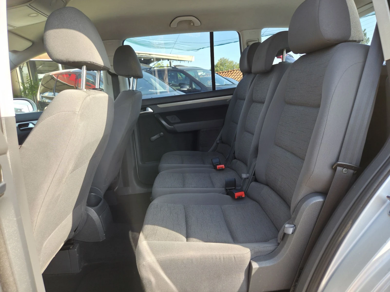 VW Touran 1.9TDI FACELIFT | Mobile.bg — изображение 12