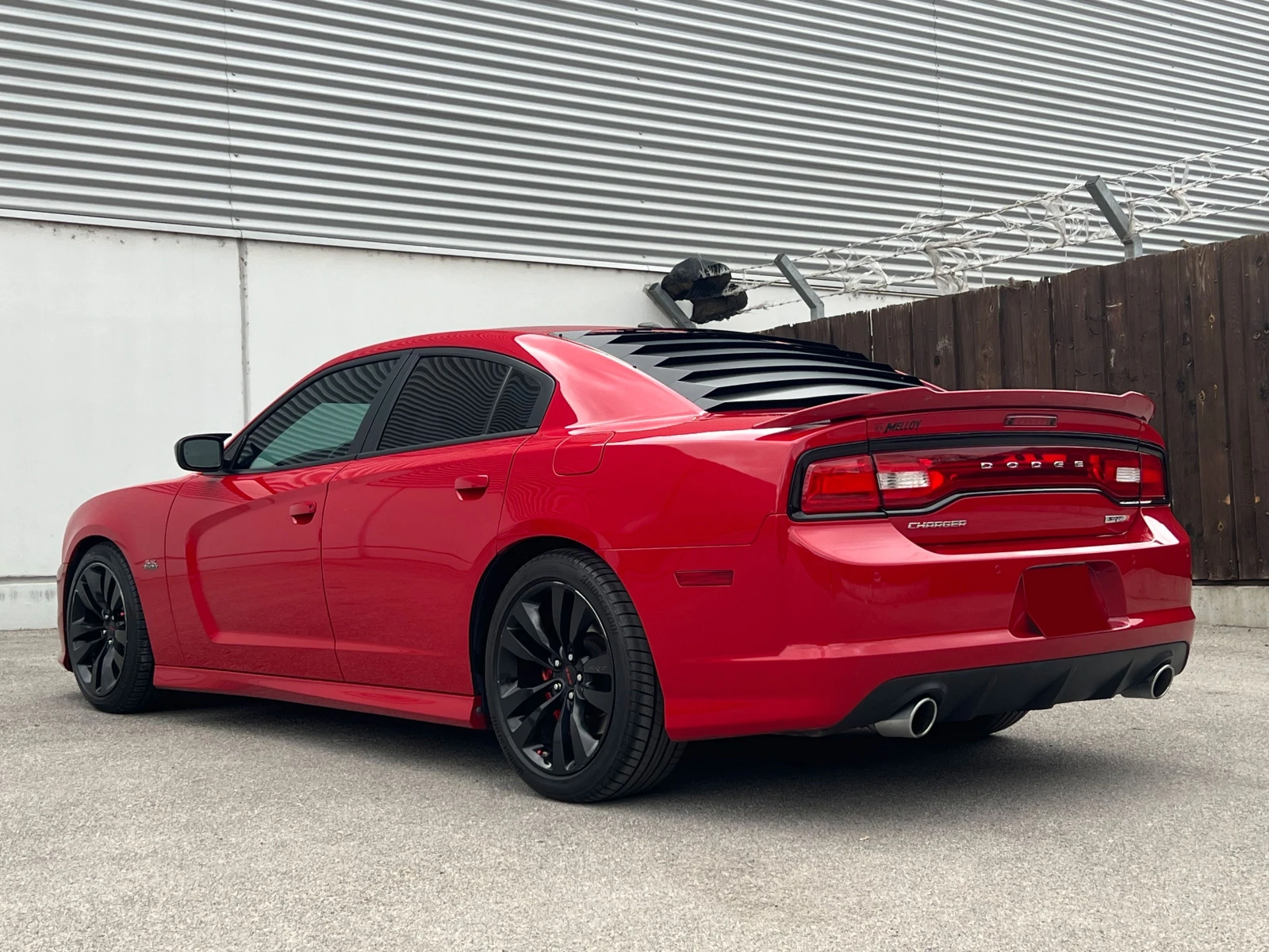 Dodge Charger 6, 4 V8 HEMI SRT8 - изображение 7