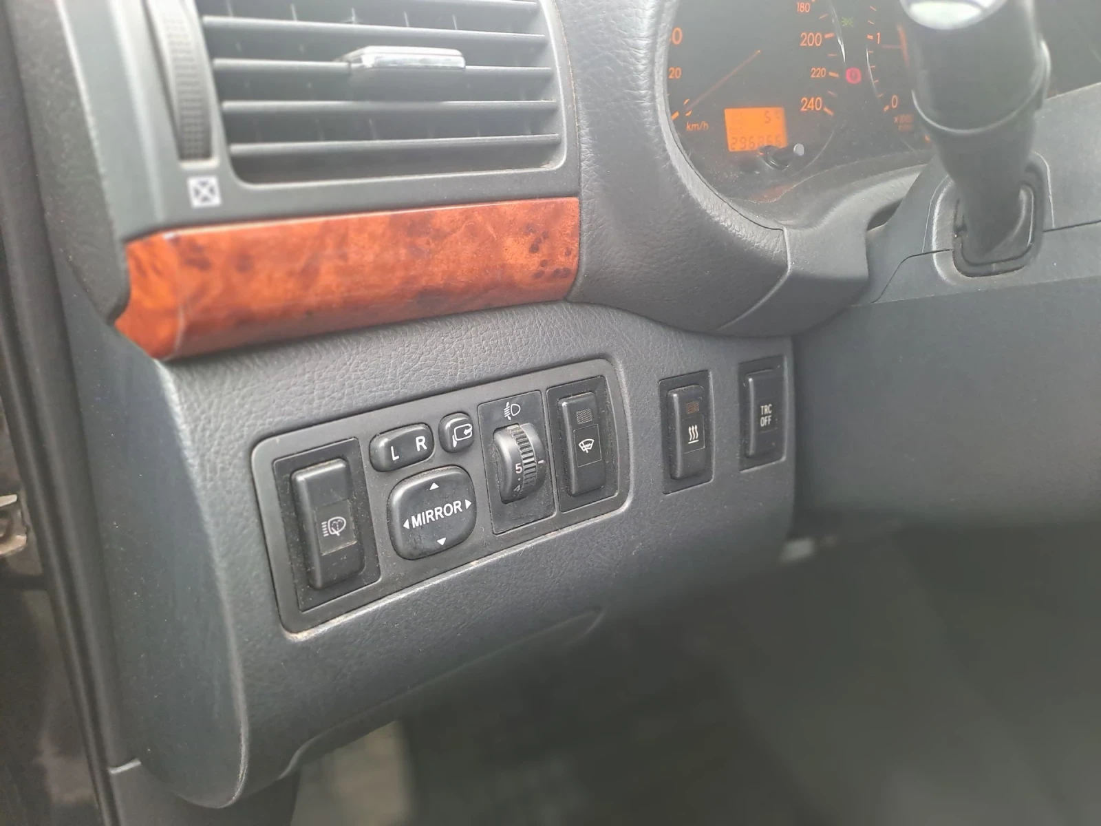 Toyota Avensis D4D  - изображение 8