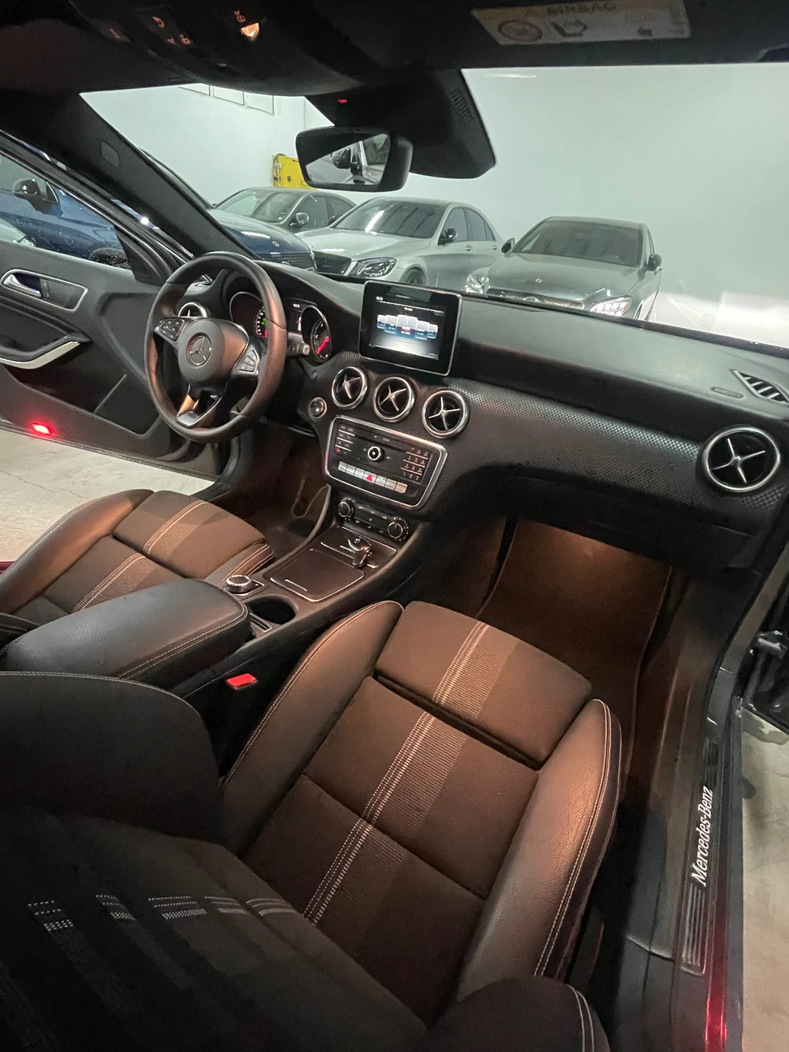 Mercedes-Benz A 220 d/AMG/4matic/панорама/камера/ТОП!!!, снимка 14 - Автомобили и джипове - 53833721