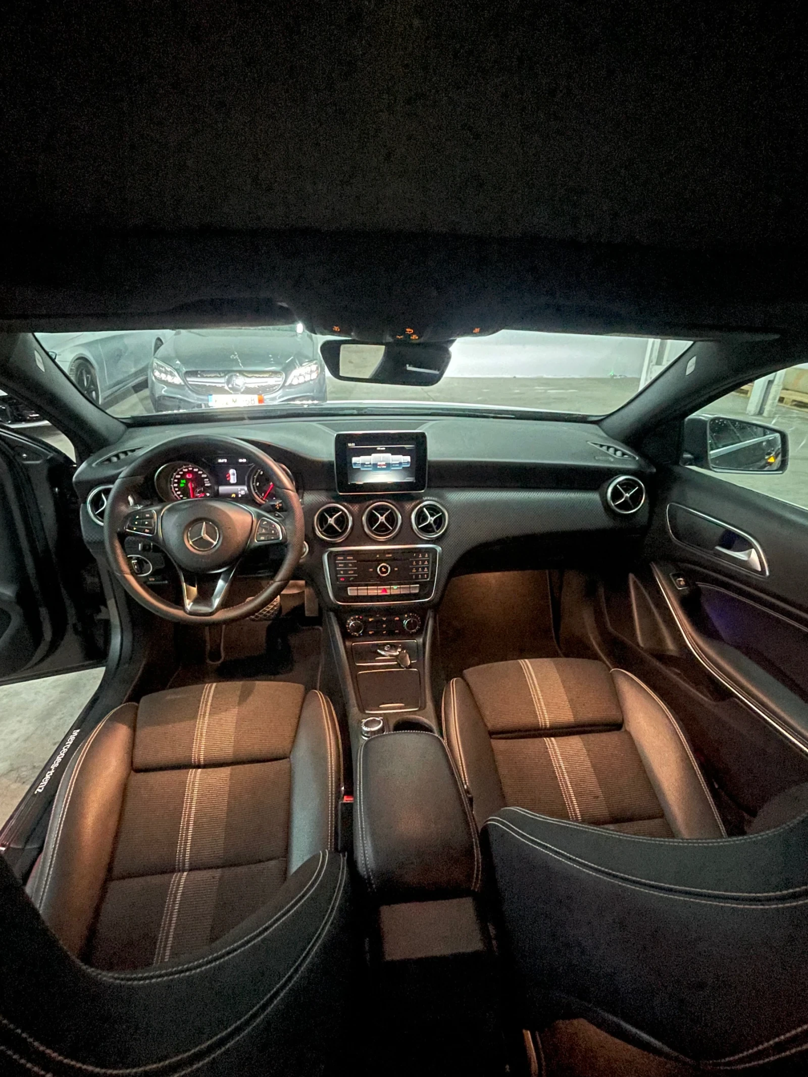 Mercedes-Benz A 220 d/AMG/4matic/панорама/камера/ТОП!!!, снимка 9 - Автомобили и джипове - 53833721