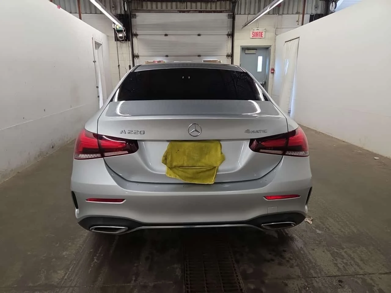 Mercedes-Benz A 220 * ПОДГРЕВ* КАМЕРА* ПАНОРАМА* , снимка 6 - Автомобили и джипове - 54615301