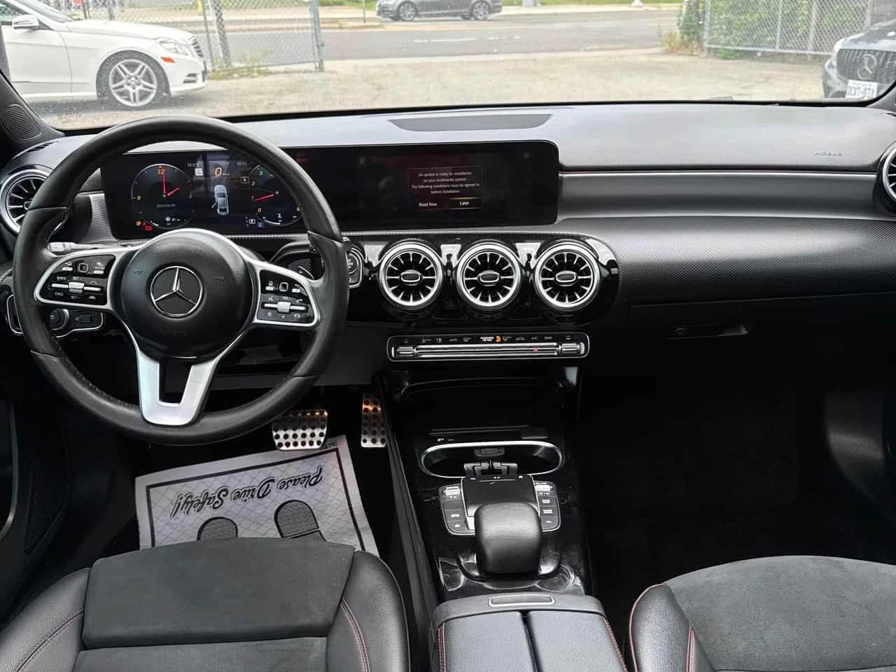 Mercedes-Benz A 220 4MATIC * AMG PACK* ДИСТРОНИК* КОЖА/АЛКАНТАРА* , снимка 9 - Автомобили и джипове - 54848454