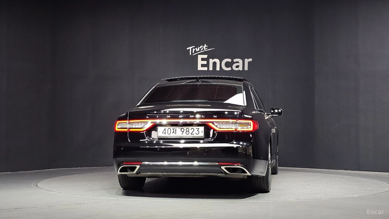 Lincoln Continental 3.0* AWD* ПОДГРЕВ* ОБДУХ* ПАНО* 360* HEAD-UP* МАСА, снимка 4 - Автомобили и джипове - 55623802