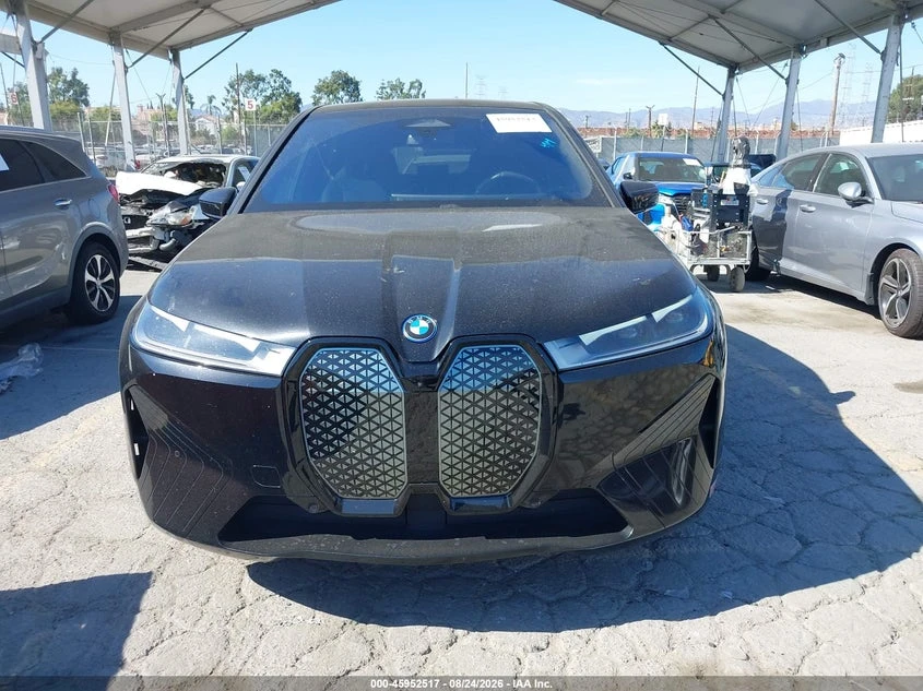 BMW iX xDrive50, снимка 12 - Автомобили и джипове - 56424397