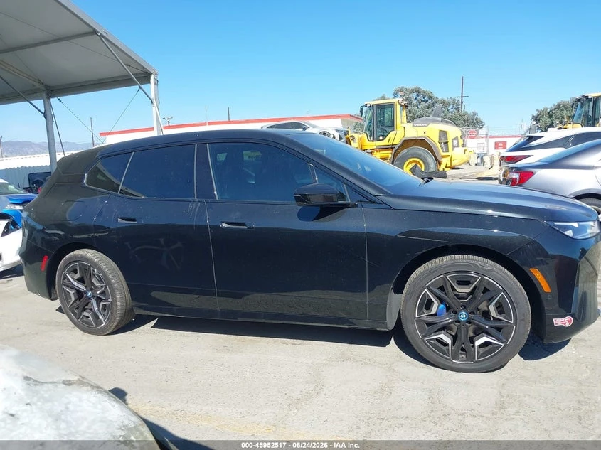 BMW iX xDrive50, снимка 13 - Автомобили и джипове - 56424397