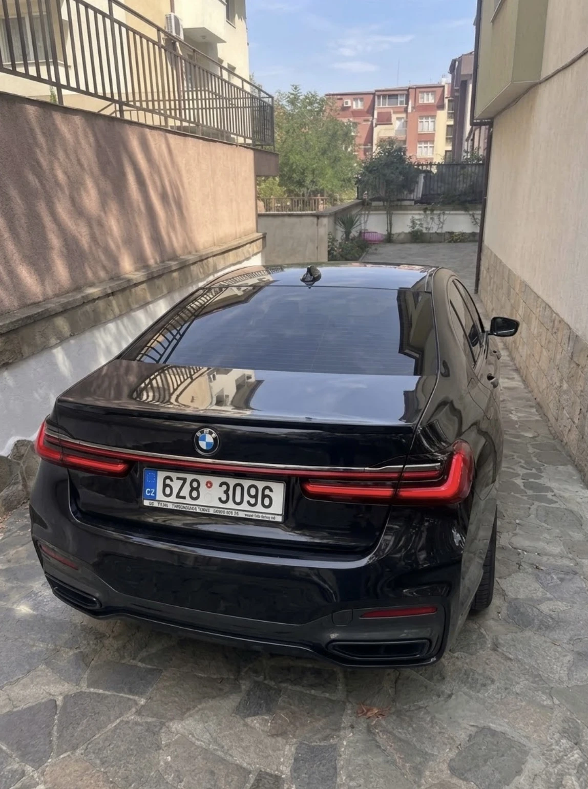 BMW 750, снимка 2 - Автомобили и джипове - 56507042