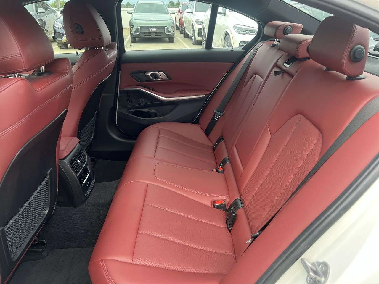 BMW 330 330i xDrive, снимка 8 - Автомобили и джипове - 56528092