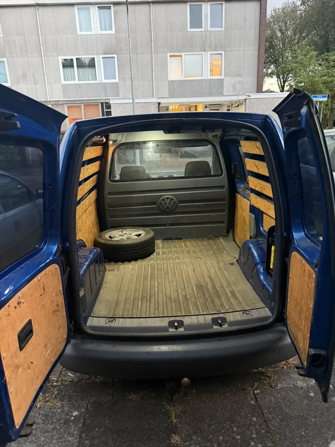 VW Caddy, снимка 4 - Автомобили и джипове - 56547866