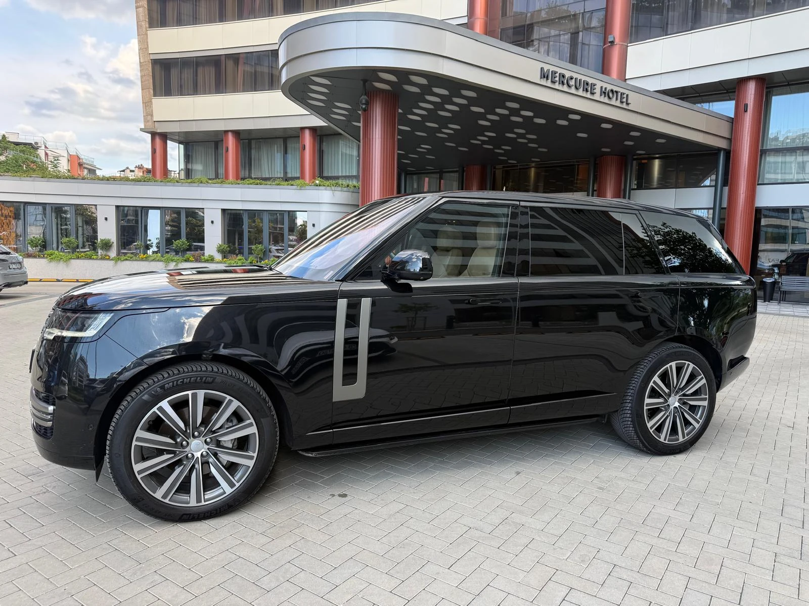 Land Rover Range rover LWB 7 SEATS D350, снимка 2 - Автомобили и джипове - 44215561