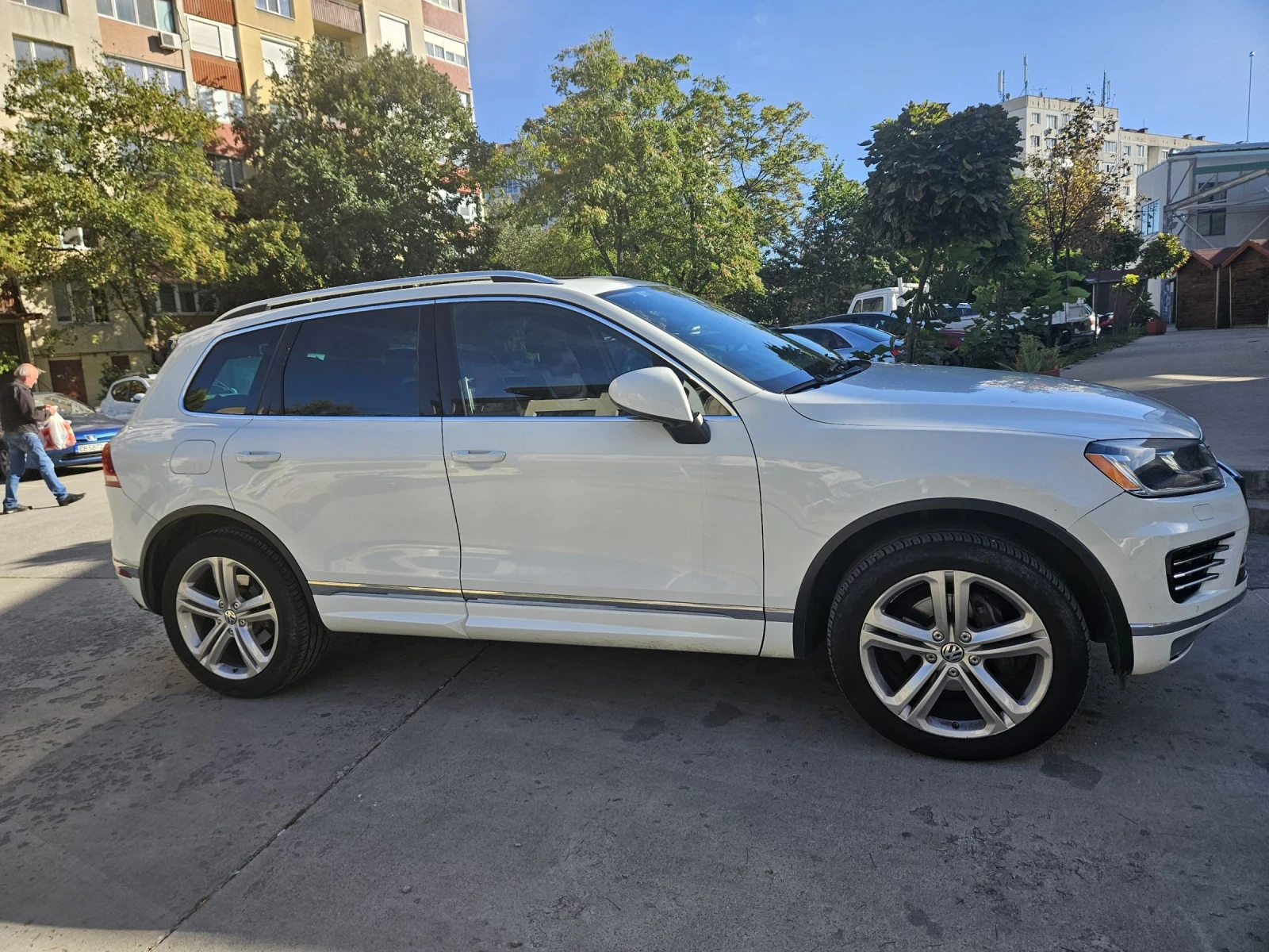 VW Touareg R-LINE - изображение 2