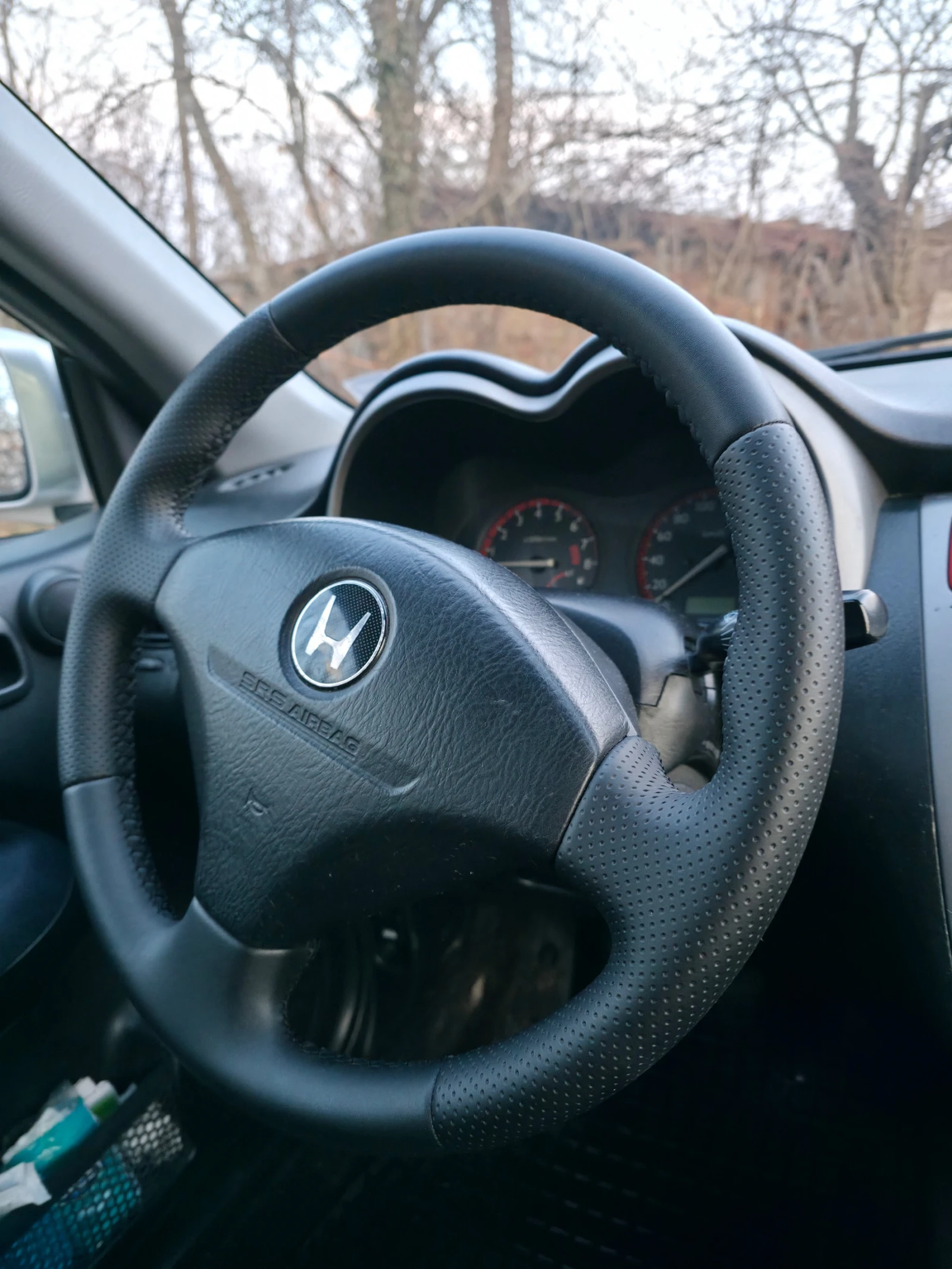 Honda Hr-v 1.6, снимка 12 - Автомобили и джипове - 53712869