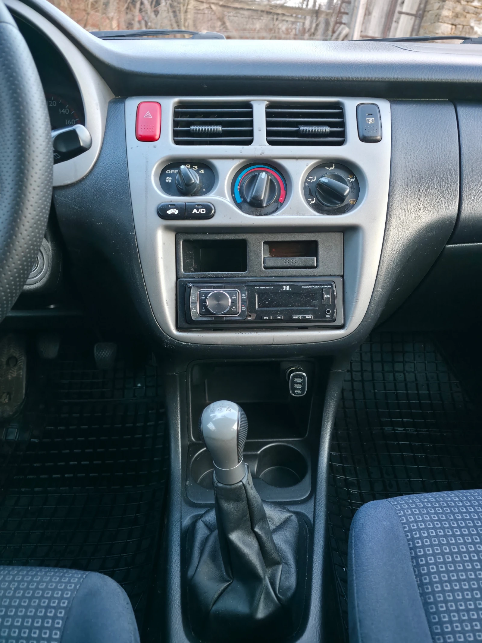 Honda Hr-v 1.6, снимка 15 - Автомобили и джипове - 53712869